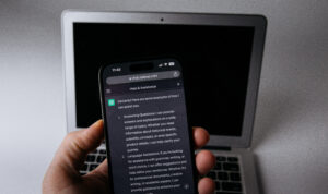 ChatGPT em smartphone para estudar